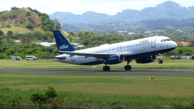 Airbus A320 (N552JB)