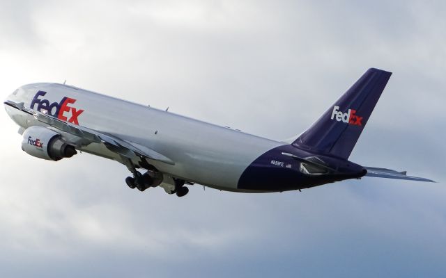 Airbus A300F4-600 (N659FE)