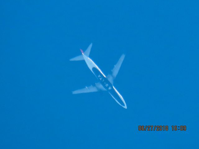 Boeing 737-800 (N3733Z)