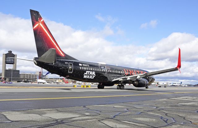 Boeing 737-800 (N36272) - Star Wars Special Liverybr /May the "Borse" Be With You !