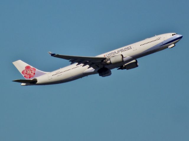 Airbus A330-300 (B-18310)