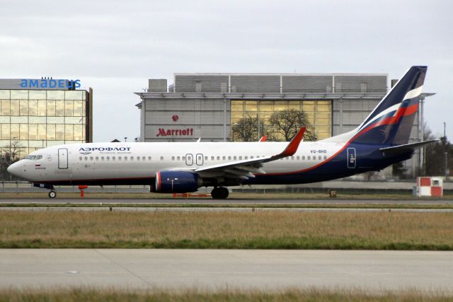 Boeing 737-800 (VQ-BHD) - Departing rwy 27R on 3-Jan-20 operating flight AFL262 to UUEE.