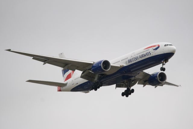 Boeing 777-200 (G-YMMN)