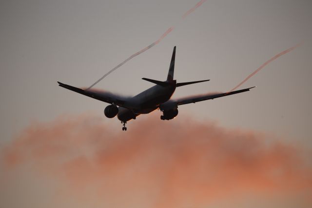 BOEING 777-300ER (G-STBD)