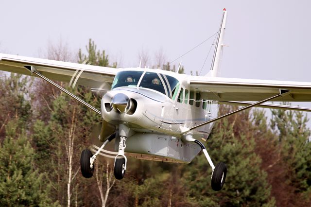 Cessna Caravan (N717RD) - More of me at:  http://www.sgmst.nl/photo-portal/photo-portal.htm ...and search for "photographer" Peter Maassen.