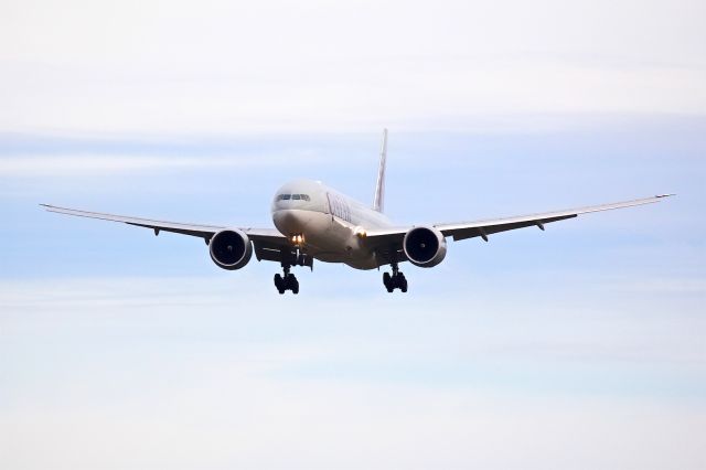 BOEING 777-300ER (A7-BEU)