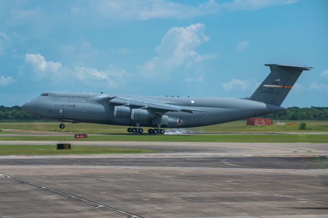 Lockheed C-5 Galaxy (87-0043) - Air Force Reserve C-5B out of Westover AFRB, Massachusetts, arrives at Ellington Field, Texas, to upload equipment for deployment from the Texas Air National Guard.