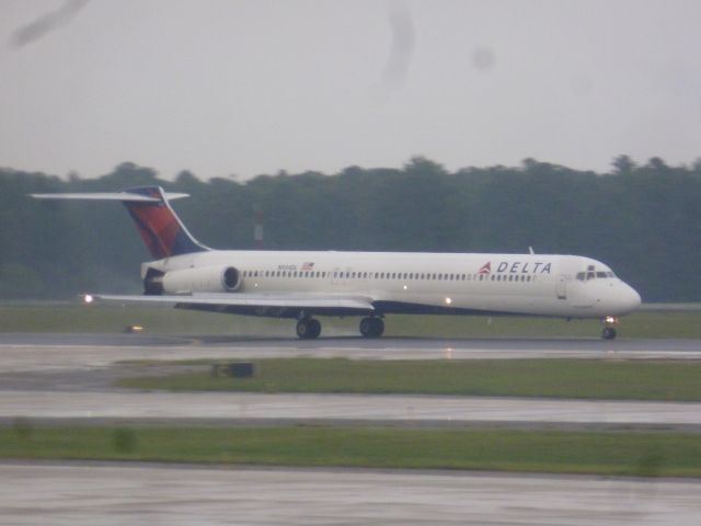 McDonnell Douglas MD-80 (N934DL)