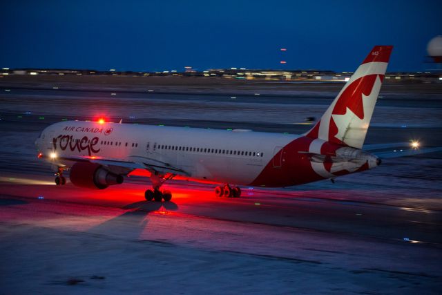 BOEING 767-300 (C-GSCA)