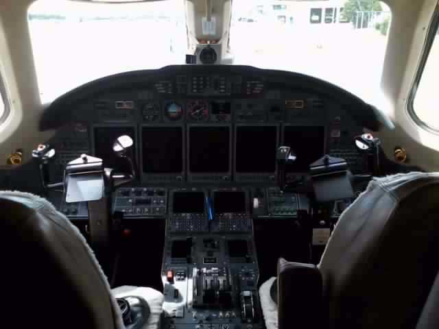 Cessna Citation X (N998QS) - Cockpit view of N998QS (C750).