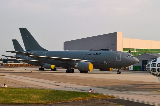 Airbus A300F4-600 (GAF1027)