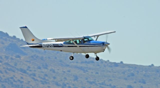 Cessna Skylane RG (N812D) - Landing 27 at Carson City, NV