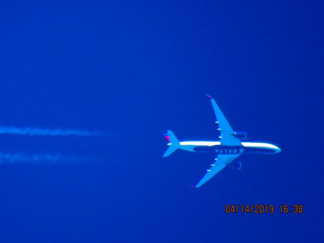 Airbus A350-900 (N512DN)
