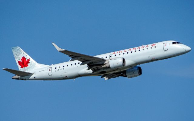 Embraer ERJ-190 (C-FFYJ)