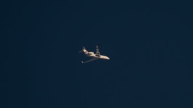 Bombardier Global 5000 (A7-CEE) - FL430 over CGN.