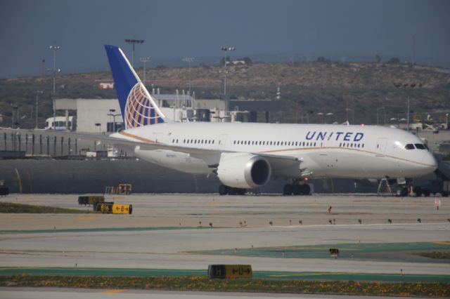 Boeing 787-8 (N27903)