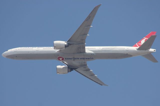 BOEING 777-300ER (TC-JJT)