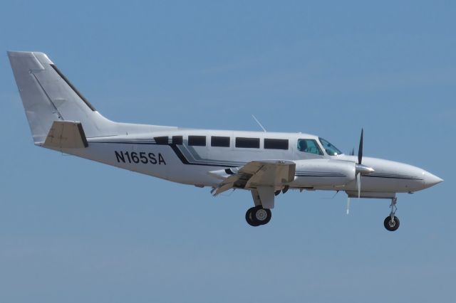 Cessna 402 (N165SA)