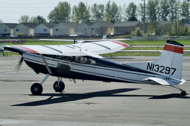 Cessna Skywagon 180 (N13297)