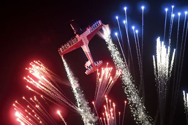 Silver Streak Bottle Rockets - Springfield Fireworks