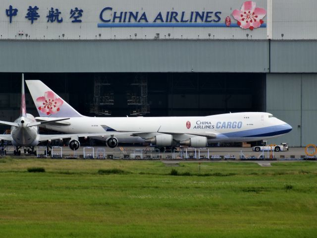 Boeing 747-400 (B-18706)