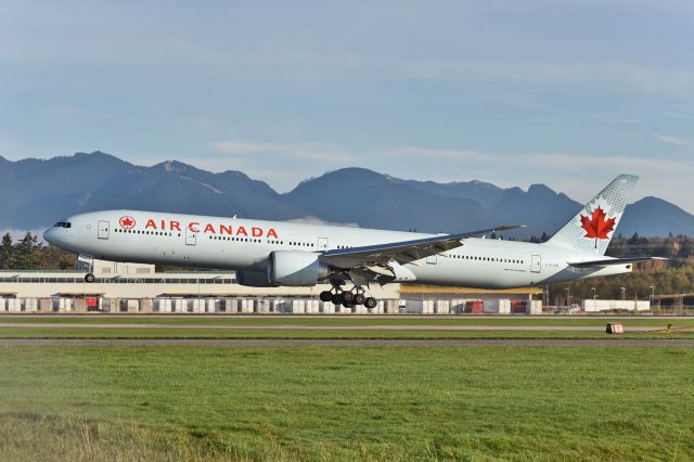 BOEING 777-300ER (C-FJZS)