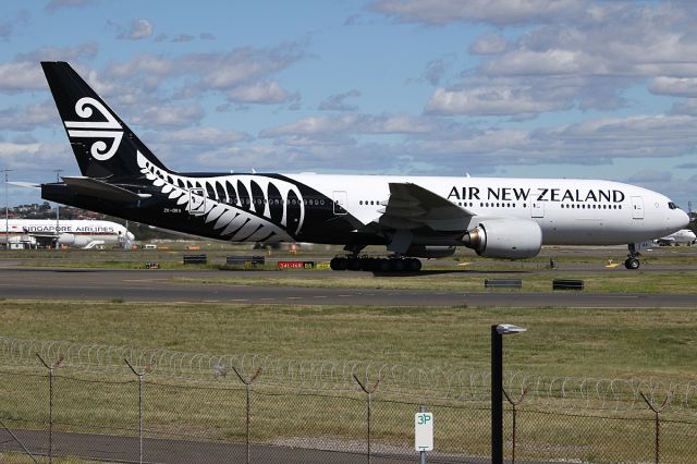 Boeing 777-200 (ZK-OKA) - on 3 December 2017