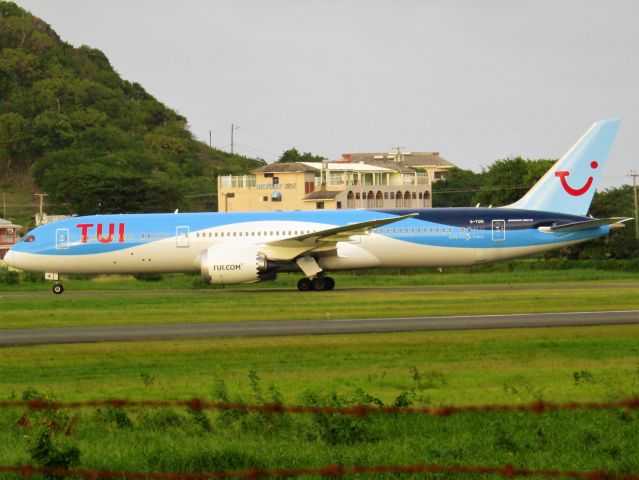 Boeing 787-9 Dreamliner (G-TUIK)