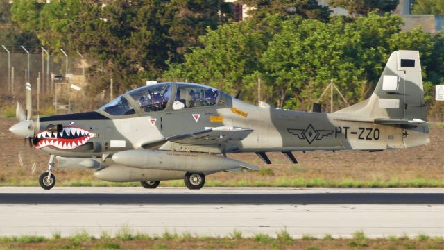 Embraer AT-29 (PT-ZZO) - Backtracking RWY13