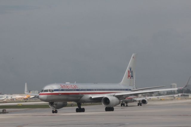 Boeing 757-200 — - 092313 AA on Twy M waiting for Rwy 8R