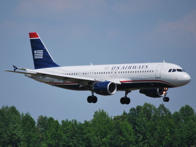 Airbus A320 (N123UW) - Arriving 18C - 4/27/12