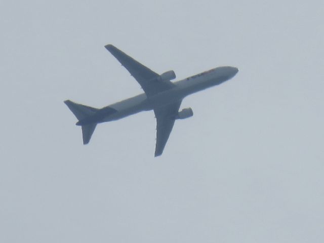 BOEING 767-300 (N121FE)