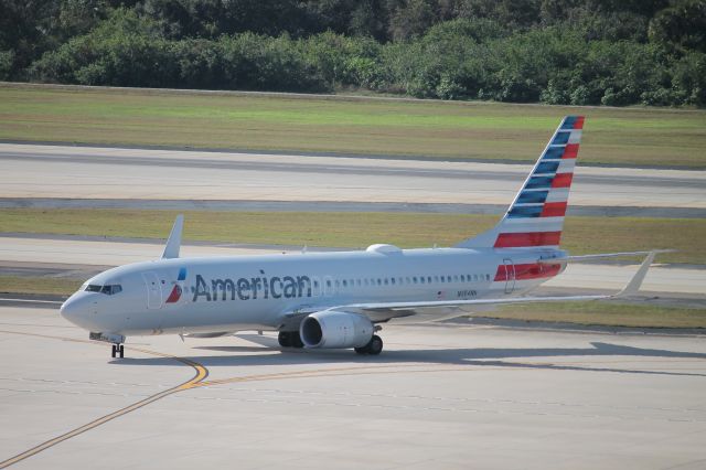 Boeing 737-800 (N984NN) - American Flight 1351 taxis to gate at Tampa International Airport following flight from Miami International Airport