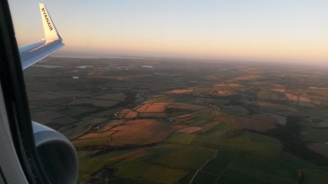 Boeing 737-800 (EI-FOD) - Final down to Runway 35 at EICK/ORK in Cork, Ireland.