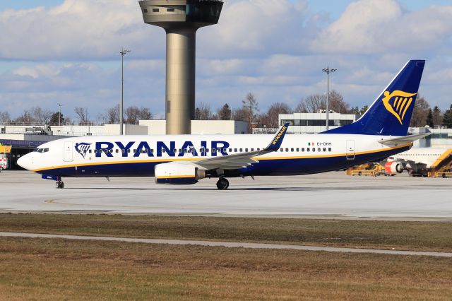 Boeing 737-800 (EI-DHH)