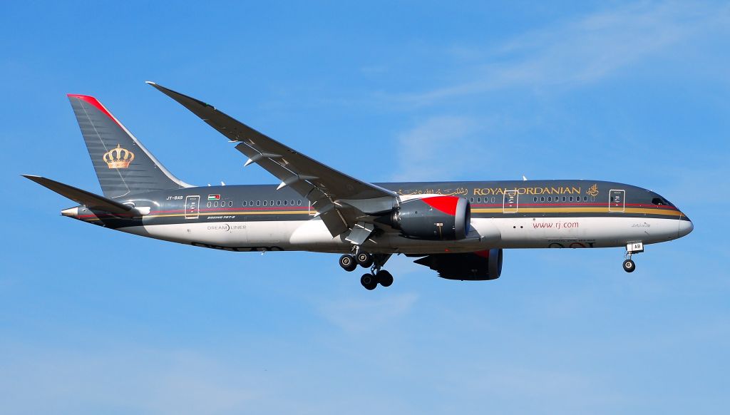 Boeing 787-9 Dreamliner (JY-BAB) - Taken from the threshold of 29L