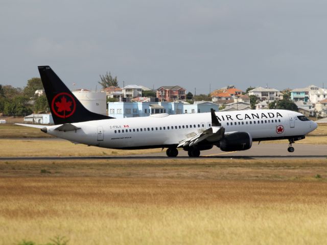 Boeing 737 MAX 8 (C-FSLU)