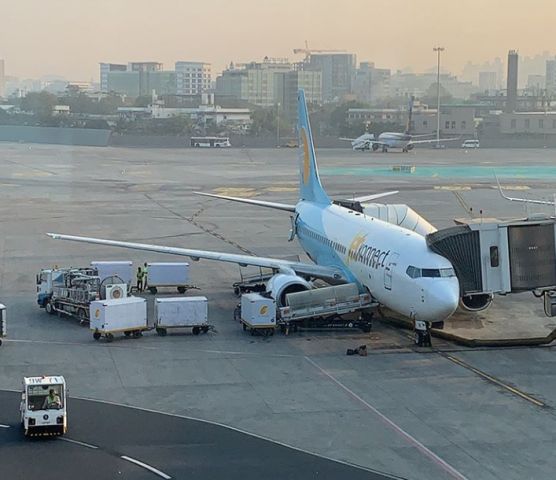 Boeing 737-700 — - Shot by musician Sauraj Patil while going off to the Hyderabad in March 2019