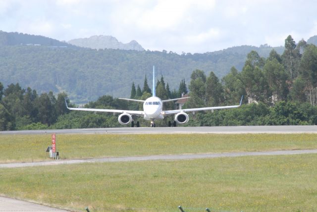 Embraer ERJ-190 (EC-LFZ) - EC-LFZ Front View Before TakeOff From LEVX To LEMD. 27-06-2021