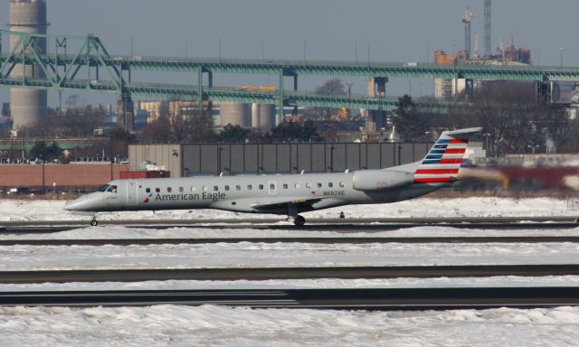 Embraer ERJ-145 (N682AE)