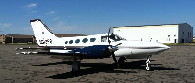 Cessna 421 (N513FS)