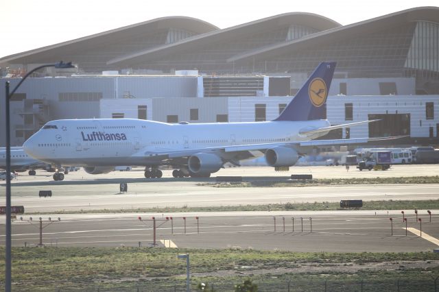 BOEING 747-8 (D-ABYS)