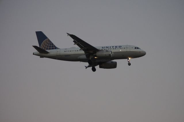 Airbus A320 (N850UA)