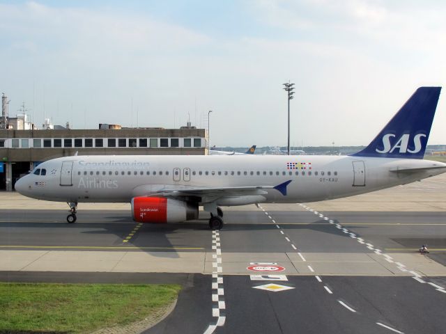 Airbus A320 (OY-KAU) - At Frankfurt, Germany.