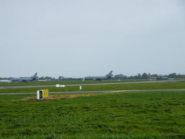 — — - VARIOUS MILITARY AIRCRAFT AT EINN