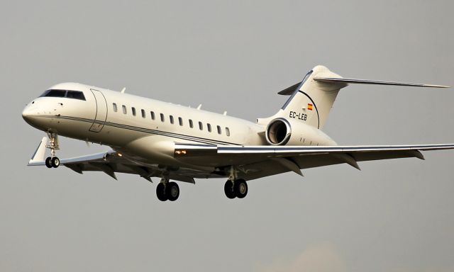 Bombardier Global Express (EC-LEB)