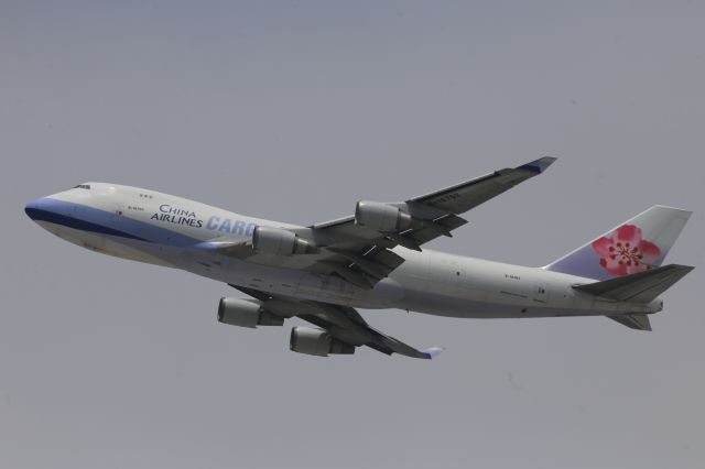 Boeing 747-400 (B-18707)