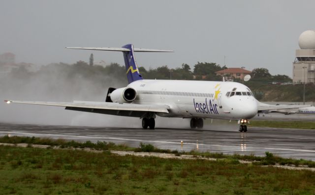 McDonnell Douglas MD-83 (PJ-MDB)