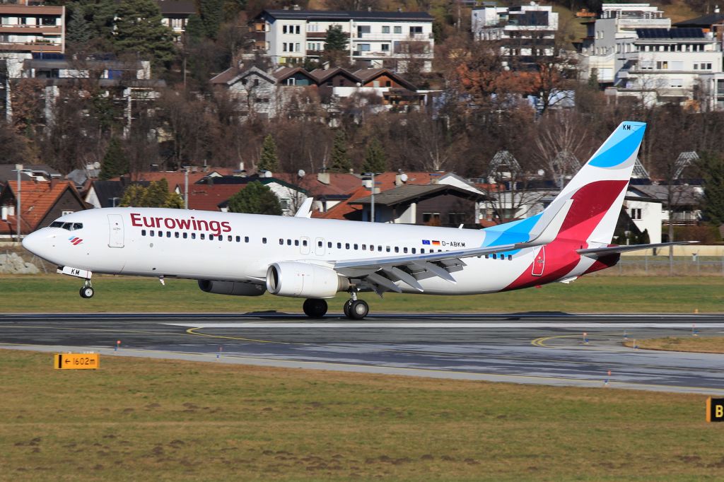 Boeing 737-800 (D-ABKM)