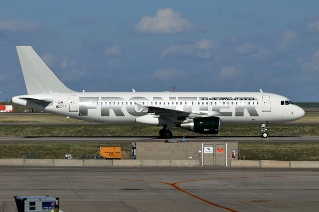 Airbus A320 (N213FR) - New delivery no tail graphics yet